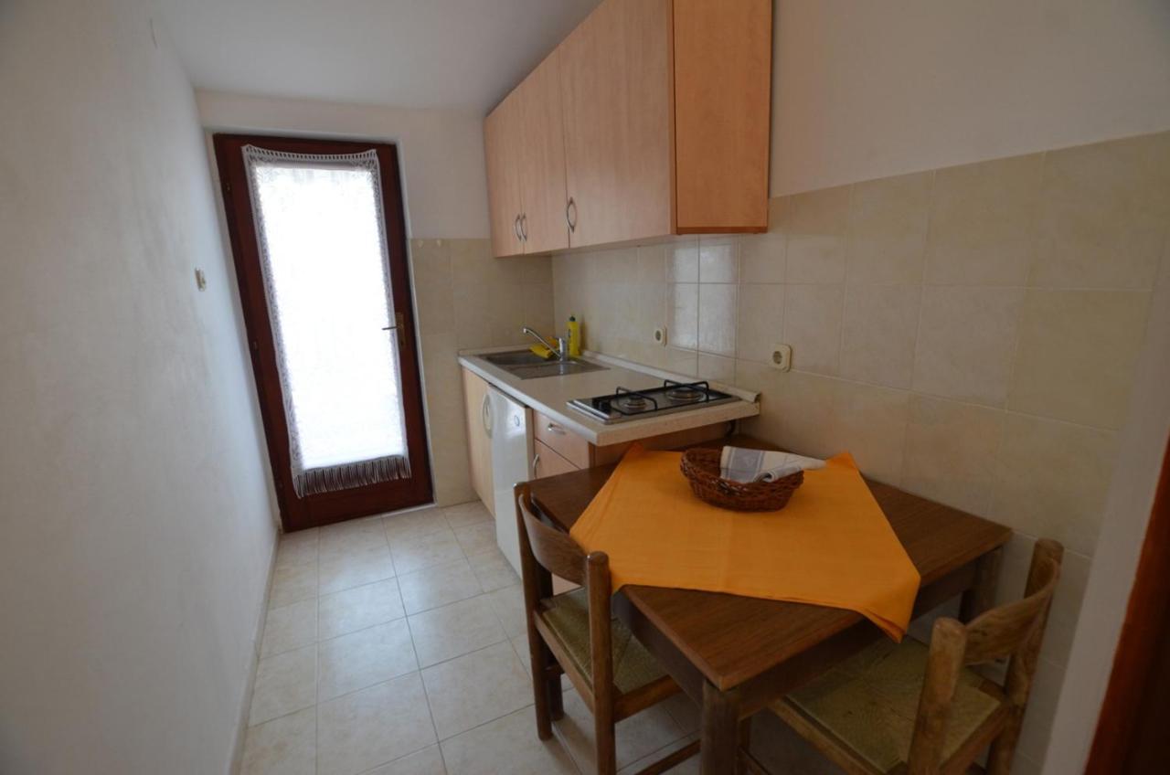 Brigita Apartments Ровинь Экстерьер фото