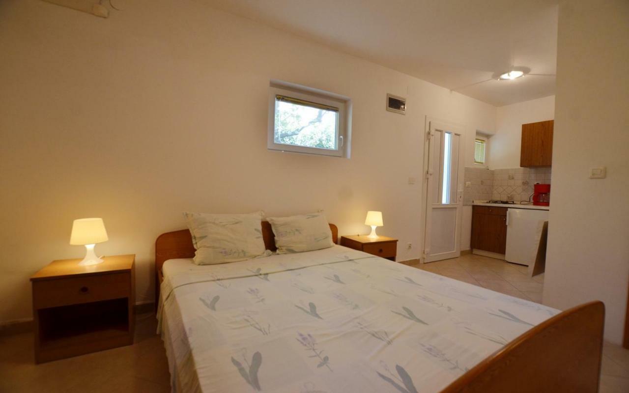 Brigita Apartments Ровинь Экстерьер фото